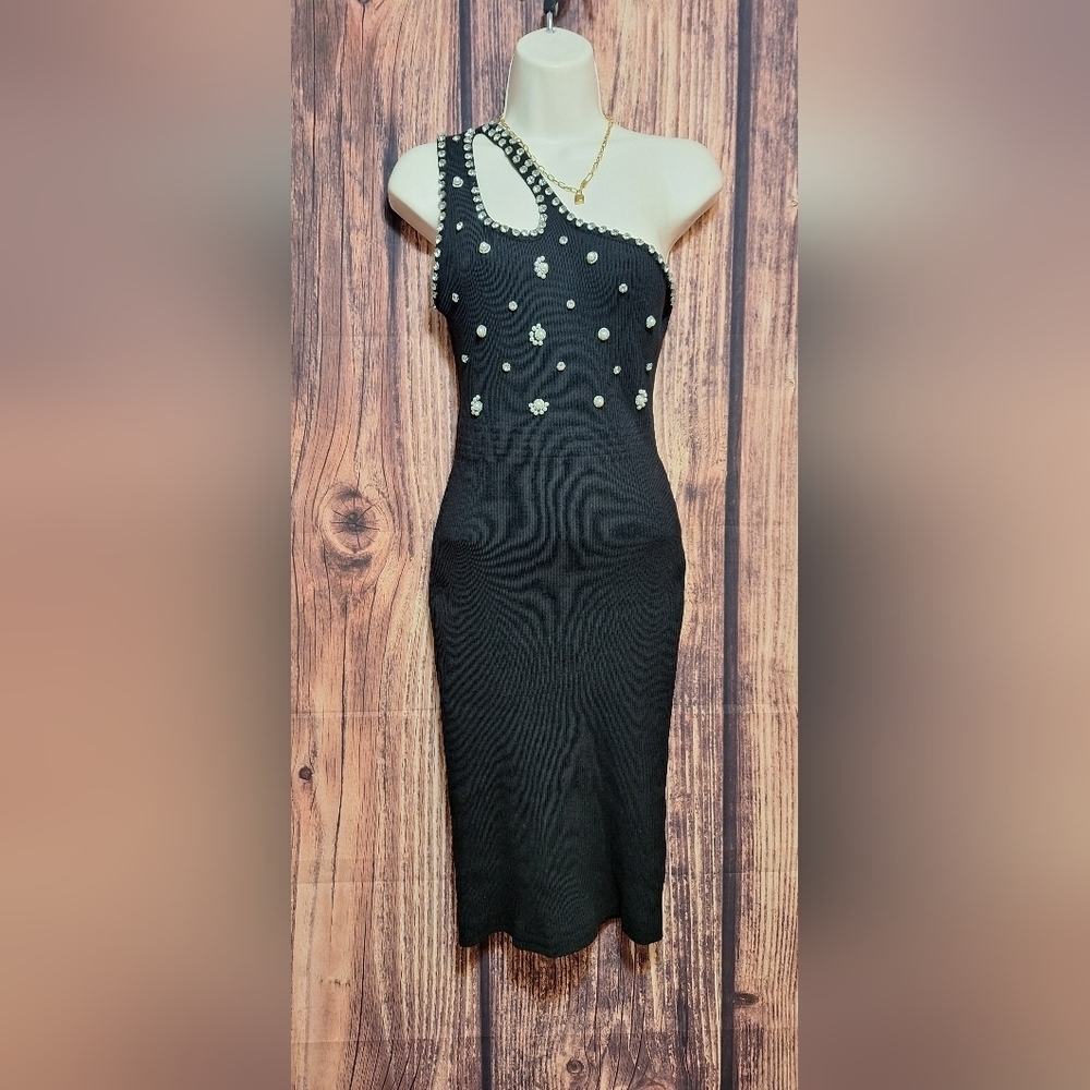 Chic Black Midi Dress with Pearl Accents Size Large!